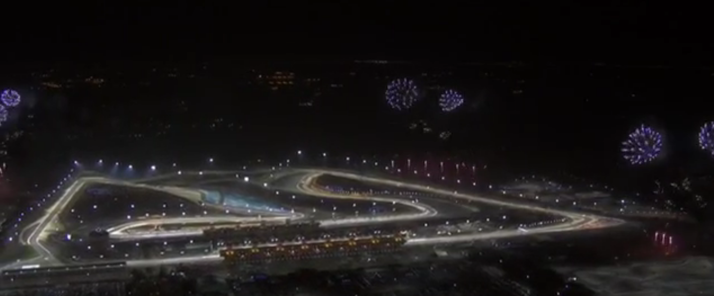 Feu d'artifices autour du circuit du grand prix du Bahrain 2017