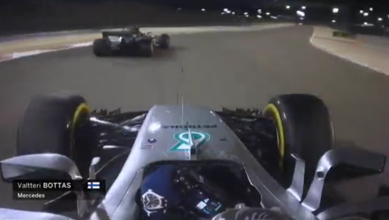 Mercedes en plein action dans la course du grand prix du Bahrain 2017