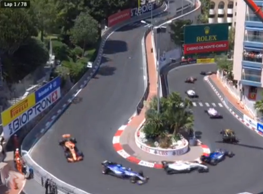 1er tour dans le célèbre virage du grand prix de Monaco 2017.